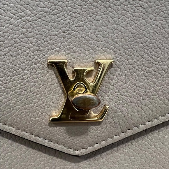 Authentic Louis Vuitton Pouchette With Chain - Picture 2 of 2